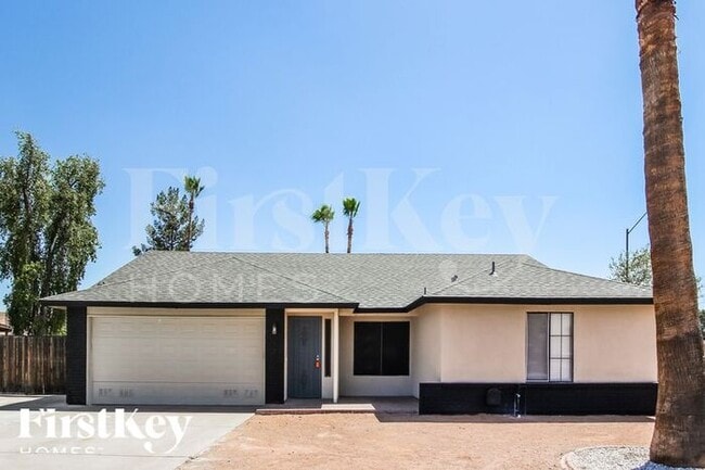 property at 4237 W Grovers Ave