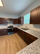 334 Flicker St in Baton Rouge, LA - Foto de edificio - Building Photo