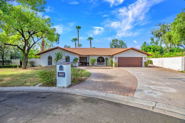 property at 4222 N 62nd Pl