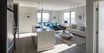 640 Boston Ave in Medford, MA - Building Photo - Building Photo