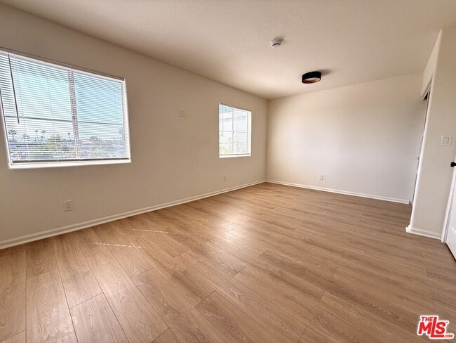 1029 Coronado Terrace in Los Angeles, CA - Building Photo - Building Photo
