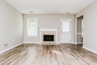 120 Sampson Ct in Covington, GA - Building Photo - Building Photo
