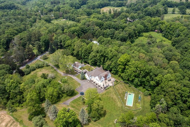 property at 10 Sunny Ridge Rd