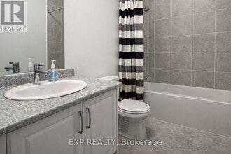 27 Albert Firman Ln in Markham, ON - Building Photo - Building Photo