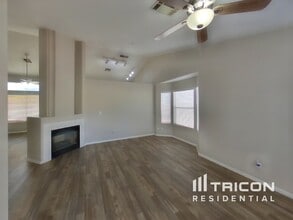 523 Landra Ln in Henderson, NV - Building Photo - Building Photo