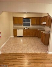 245-247 Hawthorne Avenue Unit in Newark, NJ - Building Photo - Building Photo