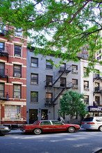 213 W 16th St in New York, NY - Building Photo - Building Photo