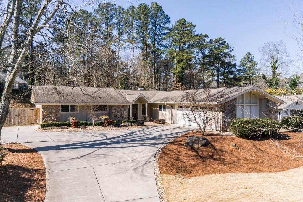 785 Fairfield Drive in Marietta, GA - Foto de edificio