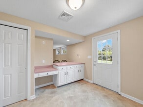 72 Pistapaug Rd in North Branford, CT - Building Photo - Building Photo