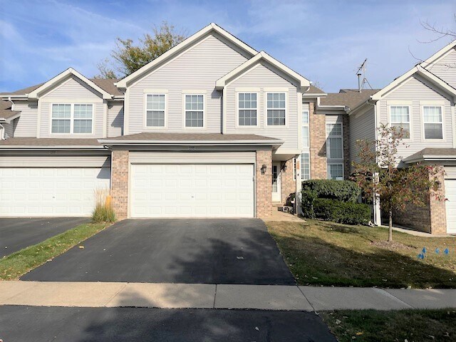 1556 Brittania Way in Roselle, IL - Building Photo