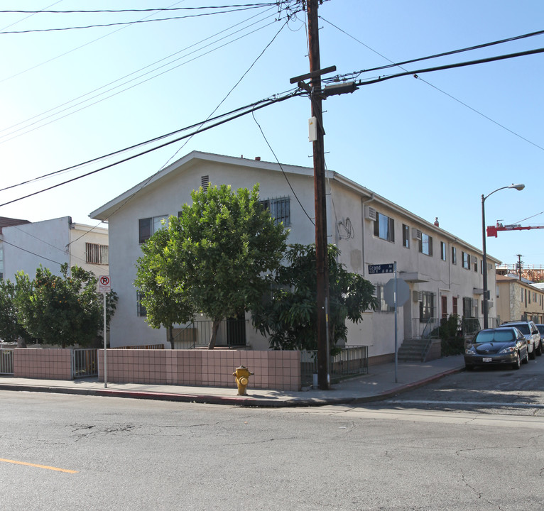 669 N Grand Ave in Los Angeles, CA - Building Photo