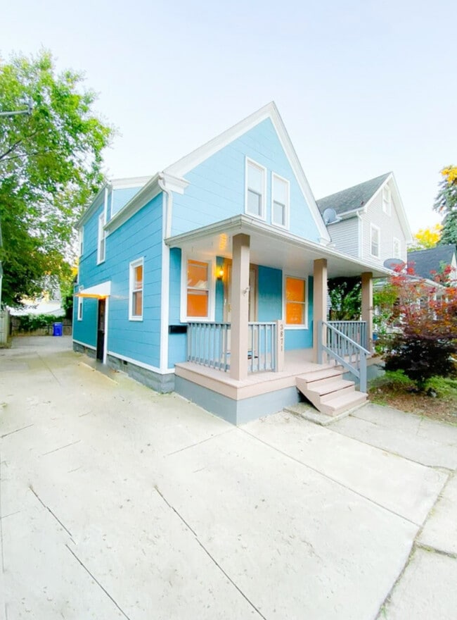 property at 3871 W 42nd St