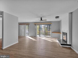 10 Pine Woods Ct in Reading, PA - Building Photo