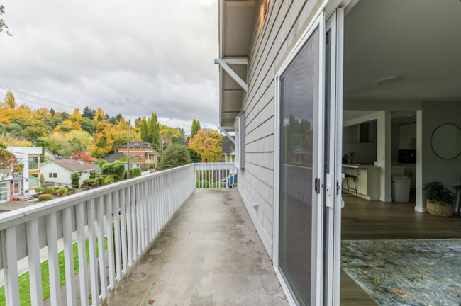 431 31st Ave E, Unit Upstairs in Seattle, WA - Foto de edificio - Building Photo