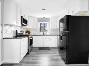 32 Hamlin Ave in Warwick, RI - Foto de edificio - Building Photo