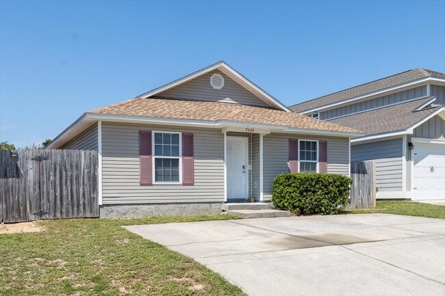 7464 Autumn Trace Blvd in Navarre, FL - Building Photo - Building Photo