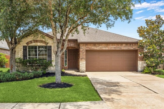 property at 3105 W Trail Dr