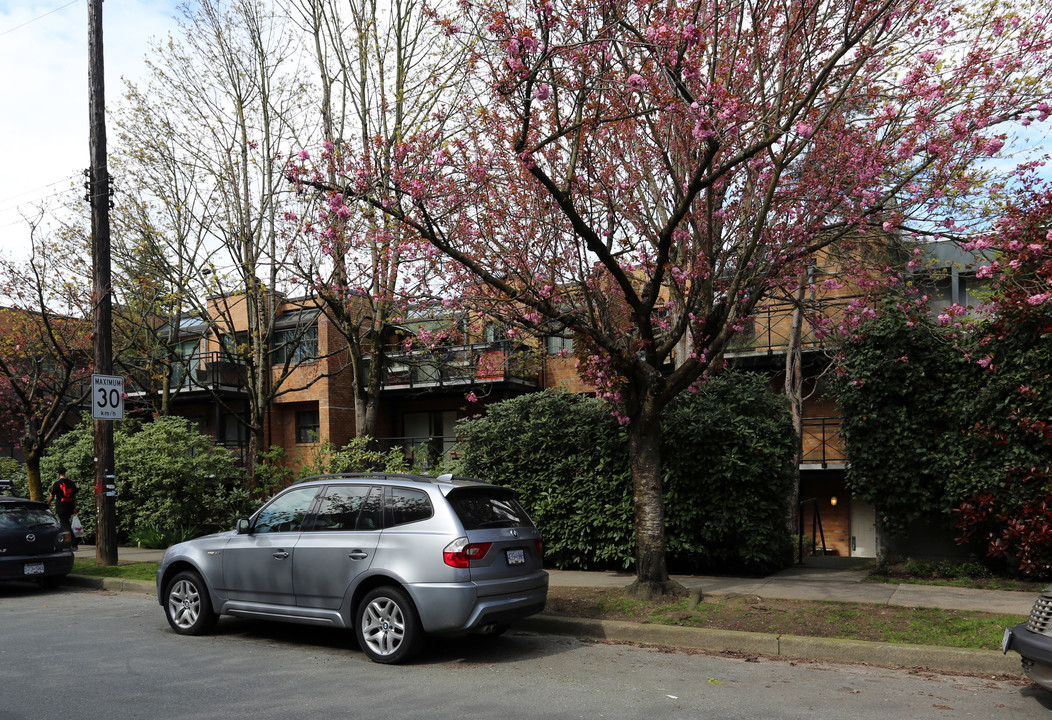 777 W 7th Ave in Vancouver, BC - Building Photo