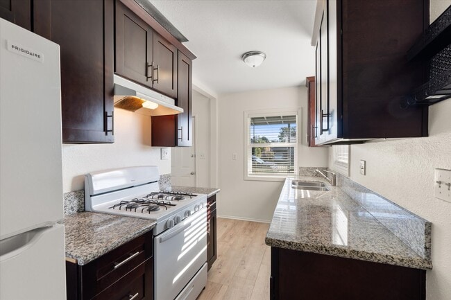 2907 E Sawyer St, Unit A in Long Beach, CA - Building Photo - Building Photo