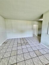 71 NW 76th St in Miami, FL - Building Photo - Building Photo