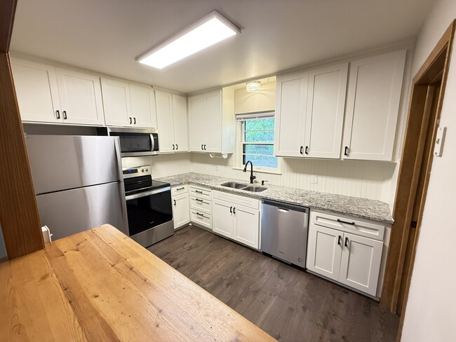 65 Hackberry Hill in Orono, MN - Building Photo - Building Photo