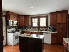 4791 E Lake Rd in Burt, NY - Building Photo - Building Photo