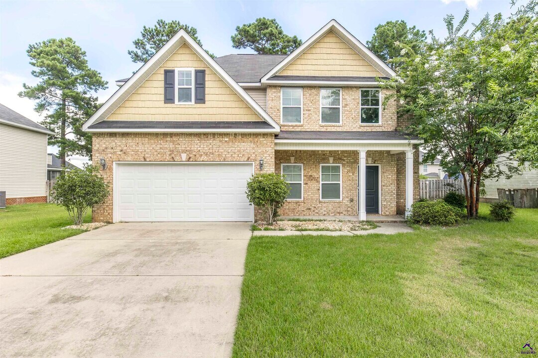153 Forestbrooke Way in Bonaire, GA - Building Photo