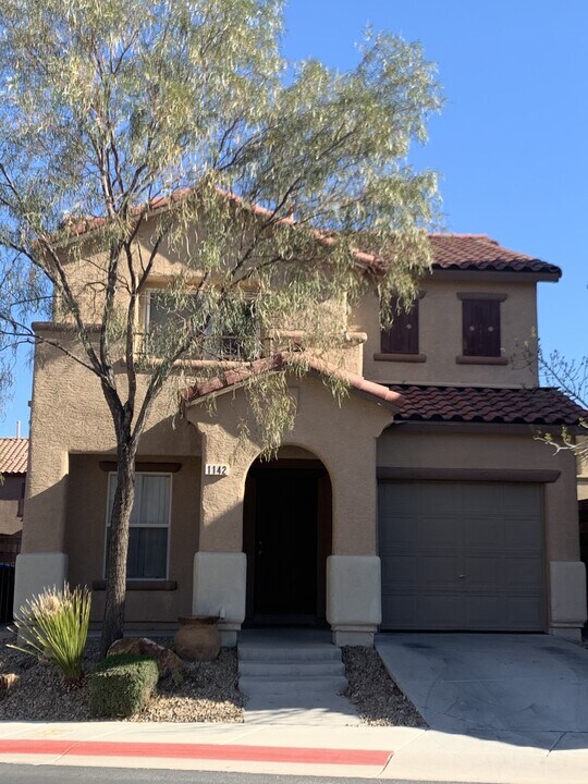1142 Paradise Garden Dr in Henderson, NV - Building Photo