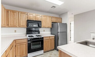 122 Sparrow Rd in Hummelstown, PA - Building Photo - Building Photo