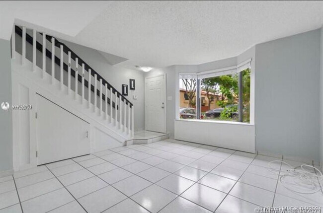 7856 SW 102nd Ln-Unit -7856 in Miami, FL - Foto de edificio - Building Photo