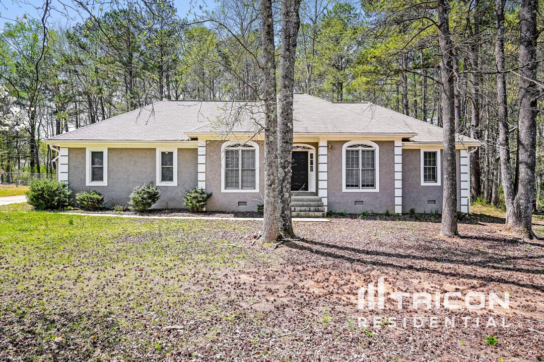 610 N Oakland Cir in Mcdonough, GA - Building Photo