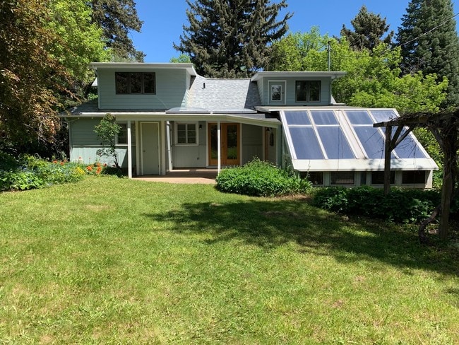 property at 1714 Mariposa Ave