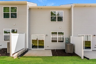 107 N Chubb Rdg in Clayton, NC - Building Photo - Building Photo