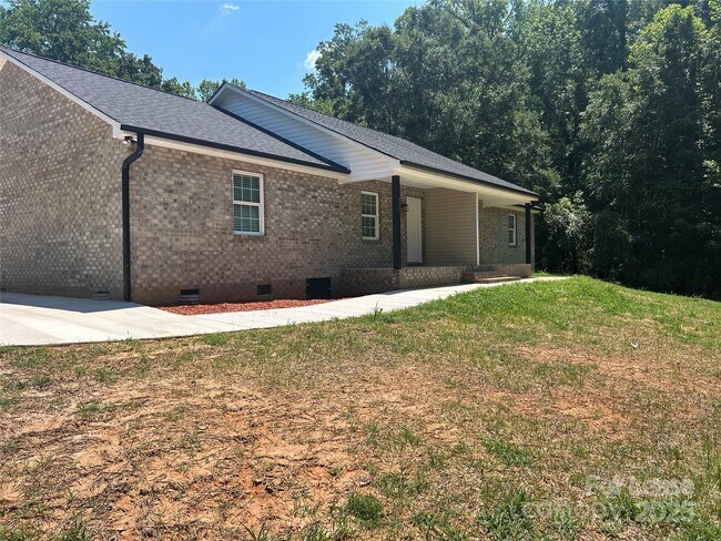 733 3rd St in Lincolnton, NC - Building Photo - Building Photo