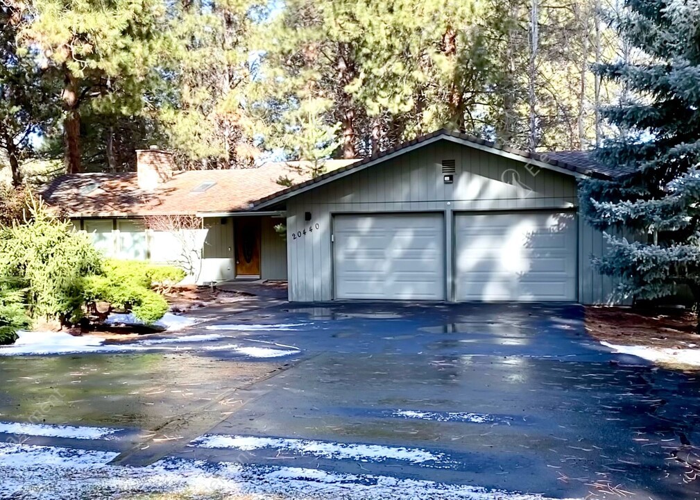 115 NW Oregon Ave in Bend, OR - Building Photo