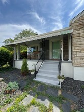 5120 Starkey Rd in Cave Spring, VA - Building Photo - Building Photo
