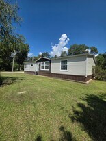 577 John Dauzat Rd in Marksville, LA - Building Photo