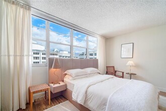 999 Brickell Bay Dr, Unit 1906 in Miami, FL - Building Photo - Building Photo