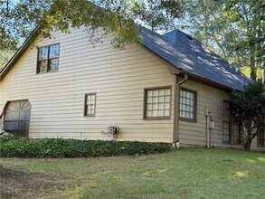 1331 Wynford Dr S W in Marietta, GA - Building Photo - Building Photo