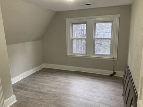 314 W Upsal St, Unit 3rd Floor in Philadelphia, PA - Building Photo - Building Photo