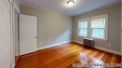 20-22-22 Upcrest Rd, Unit 2 in Boston, MA - Building Photo - Building Photo