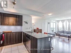 5740 Yonge St in Toronto, ON - Building Photo - Building Photo