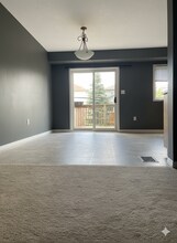 85-J85 Bankside Dr in Kitchener, ON - Building Photo - Building Photo