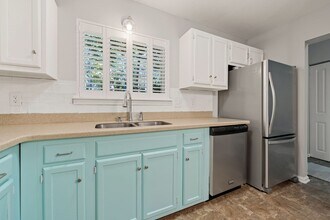 5703 3 Oaks Dr in Raleigh, NC - Building Photo - Building Photo