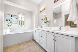 172 Borrego in Irvine, CA - Building Photo - Building Photo