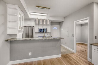 1834 Arapahoe Ave in Boulder, CO - Building Photo - Building Photo