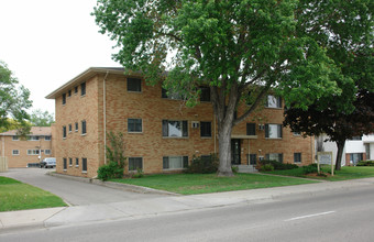 7521 Penn Ave S in Richfield, MN - Foto de edificio - Building Photo