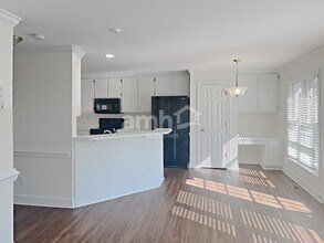 4840 Forest Highland Dr in Raleigh, NC - Foto de edificio - Building Photo