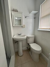 17 Detroit St, Unit 4 in Lake Worth Beach, FL - Building Photo - Building Photo