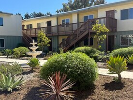 1009 E Jones St, Unit Bella Villa Apartments in Santa Maria, CA - Building Photo